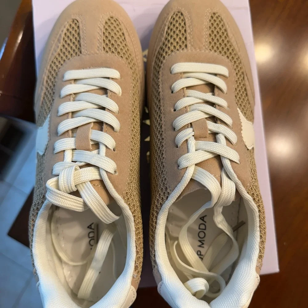 Boutique brand TOP Moda, Tan and White Sneakers with Retro Design - Picture 2 of 7